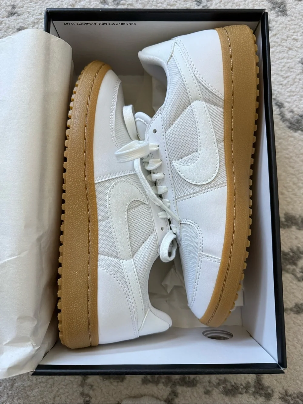 Women’s Nike Field General Sneakers, white / gum sole NWT NIB
